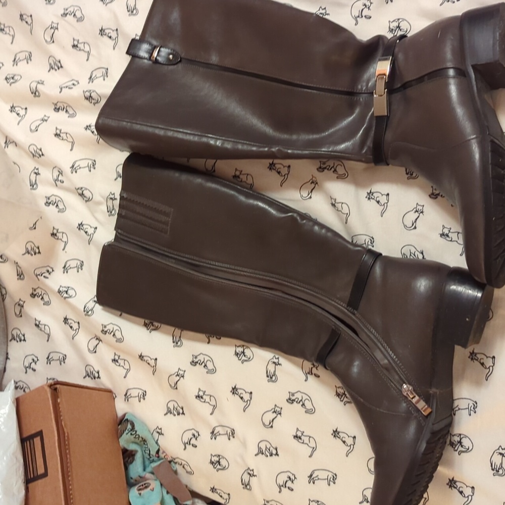 Two tone boots